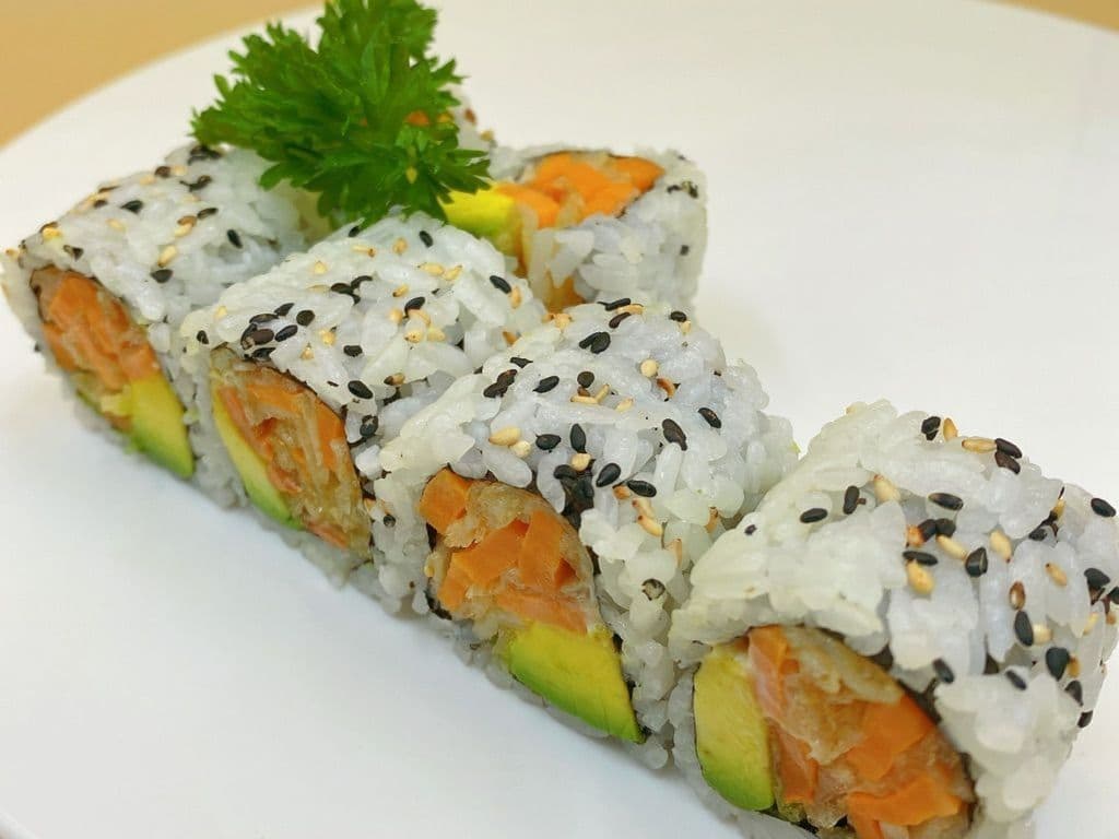 Yam & Avo Roll (8pcs)