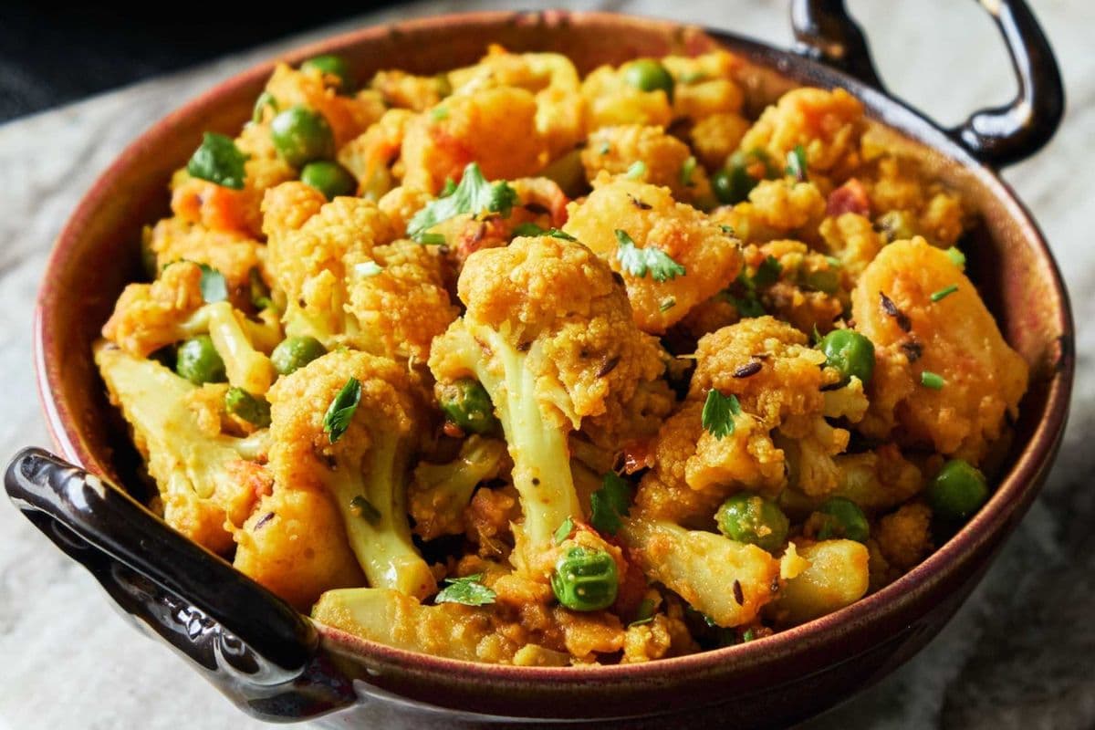 ALOO GOBHI + 2 PLAIN PARATHAS