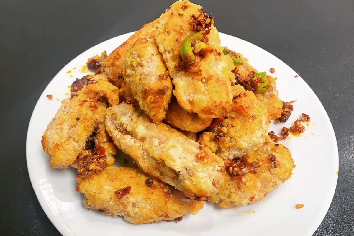 9. Spicy Salt-and-Pepper Chicken Wings / 椒頭雞翅