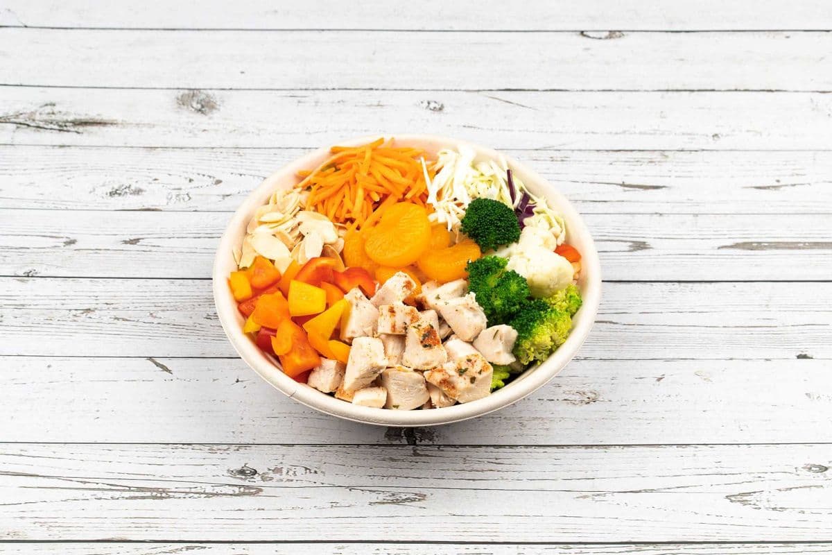 Asian Chicken Crunch Bowl (640 Cal)