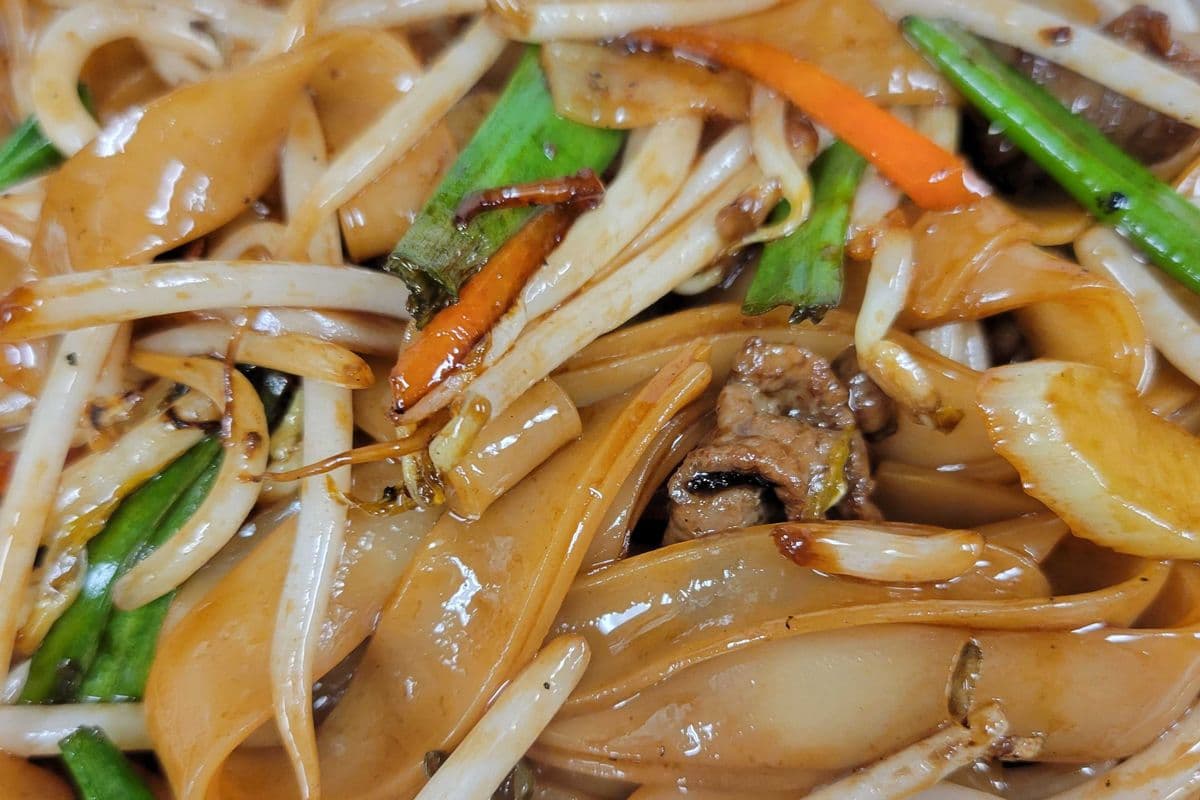 Nouilles plates sautées au boeuf / Beef Stir Fried Flat Noodles