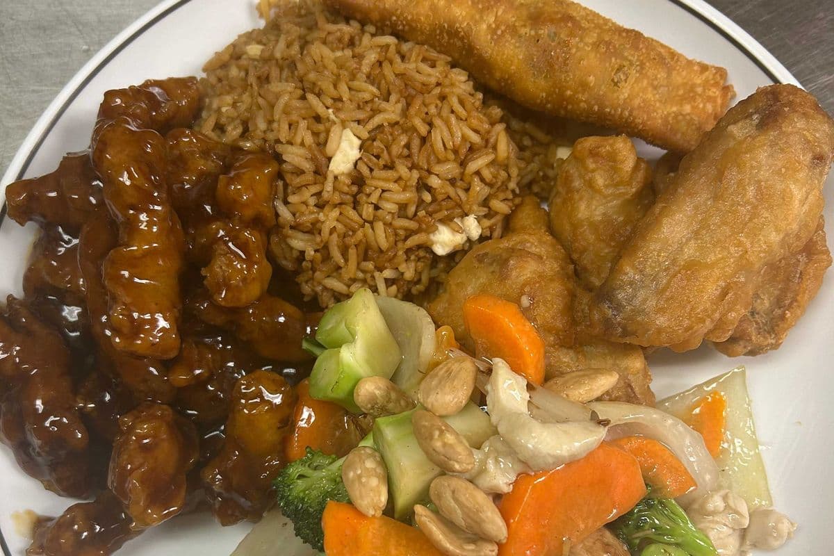 C11 Chicken Wings, Almond Chicken Guy Ding, Ginger Beef (Hot), Chicken Fried Rice, and Egg Roll
