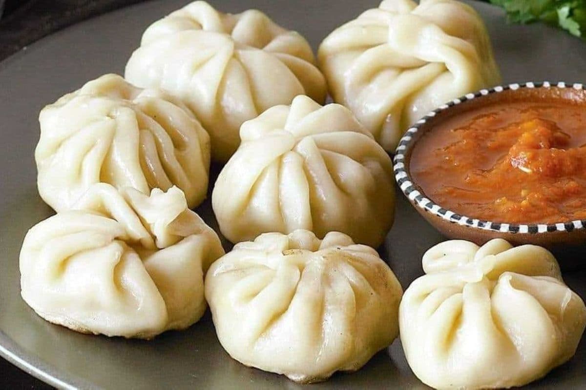 Vegetable Momos (10 pieces)