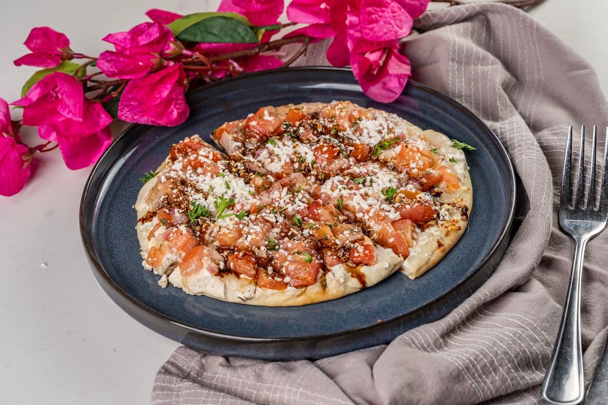 Bruschetta pizza