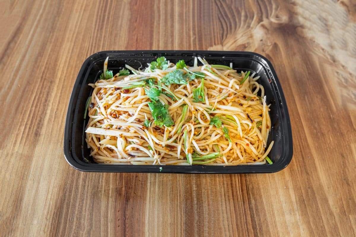 Hot and Sour Shredded Potatoes(拌土豆丝)