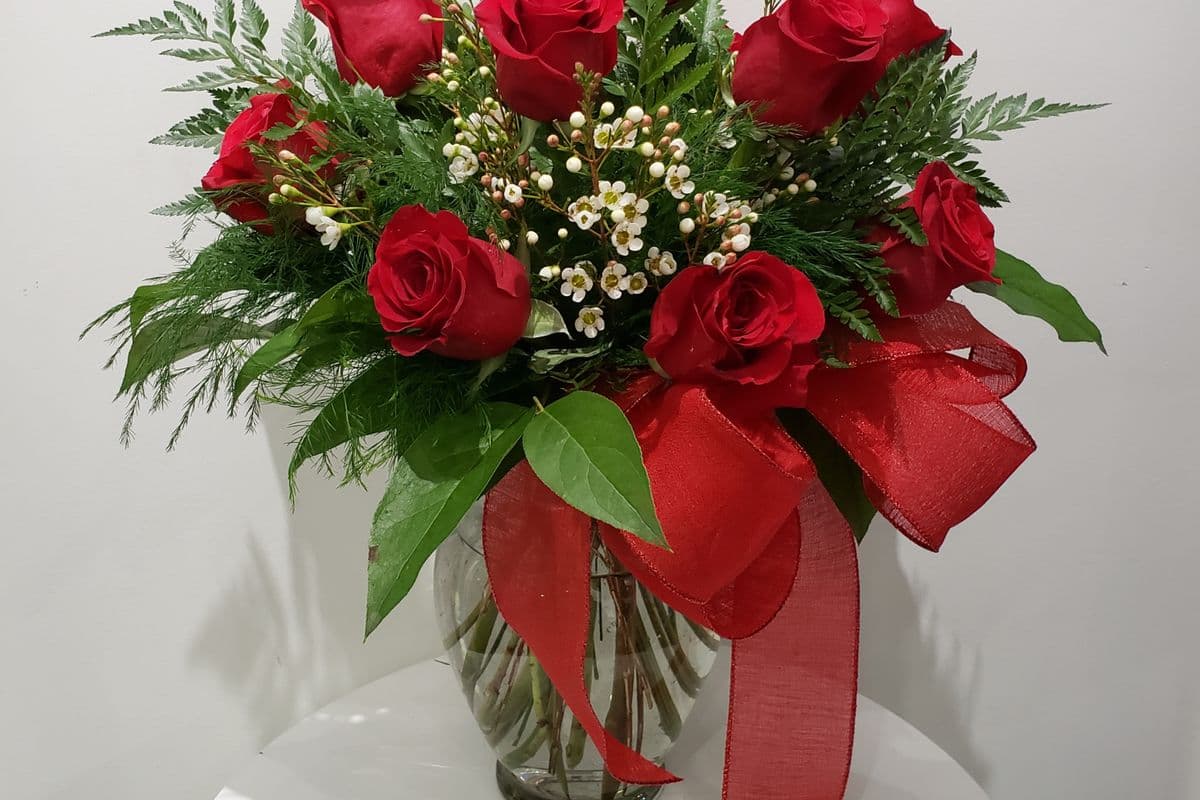 Dozen Red Rose Vase