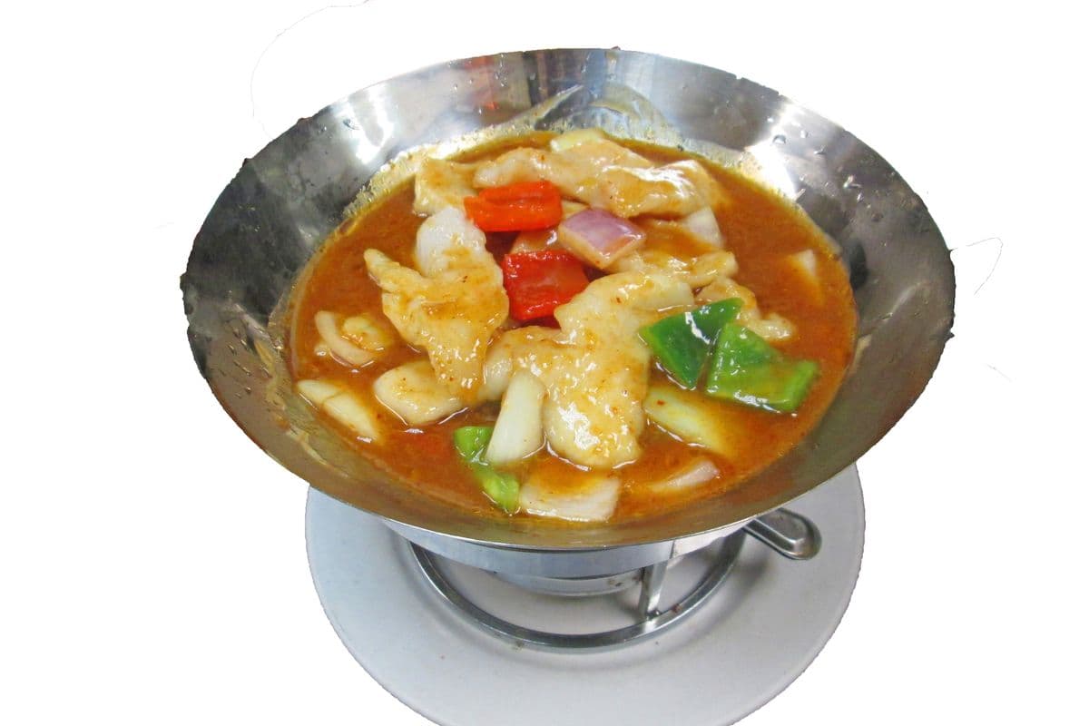 226. Fish Fillet with Satay Sauce in Wok 锅仔沙爹魚片
