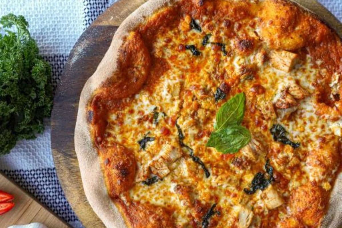 Large (14'') Butter Chicken Pizza