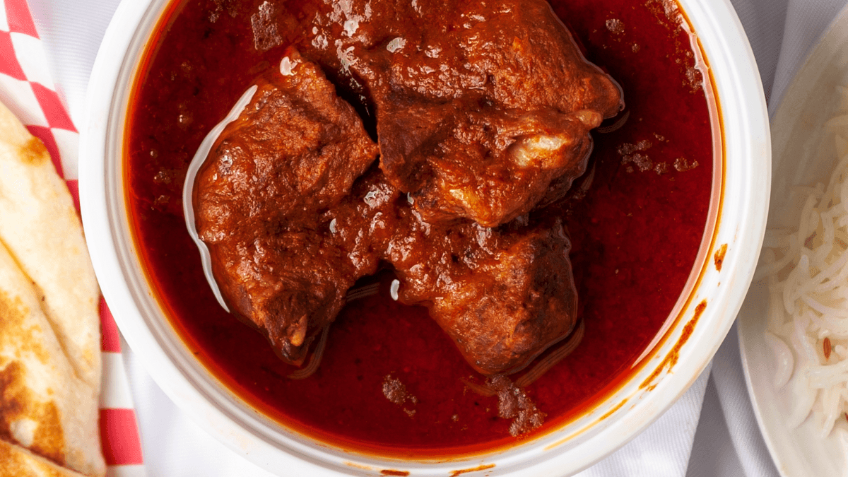 Lamb Curry (WITH RICE OR TWO NAANS)