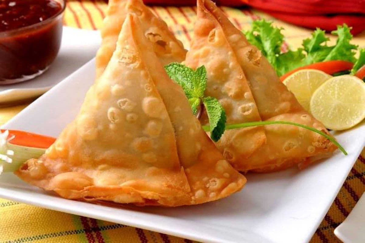 Palak Paneer Samosa (Each)*NEW*