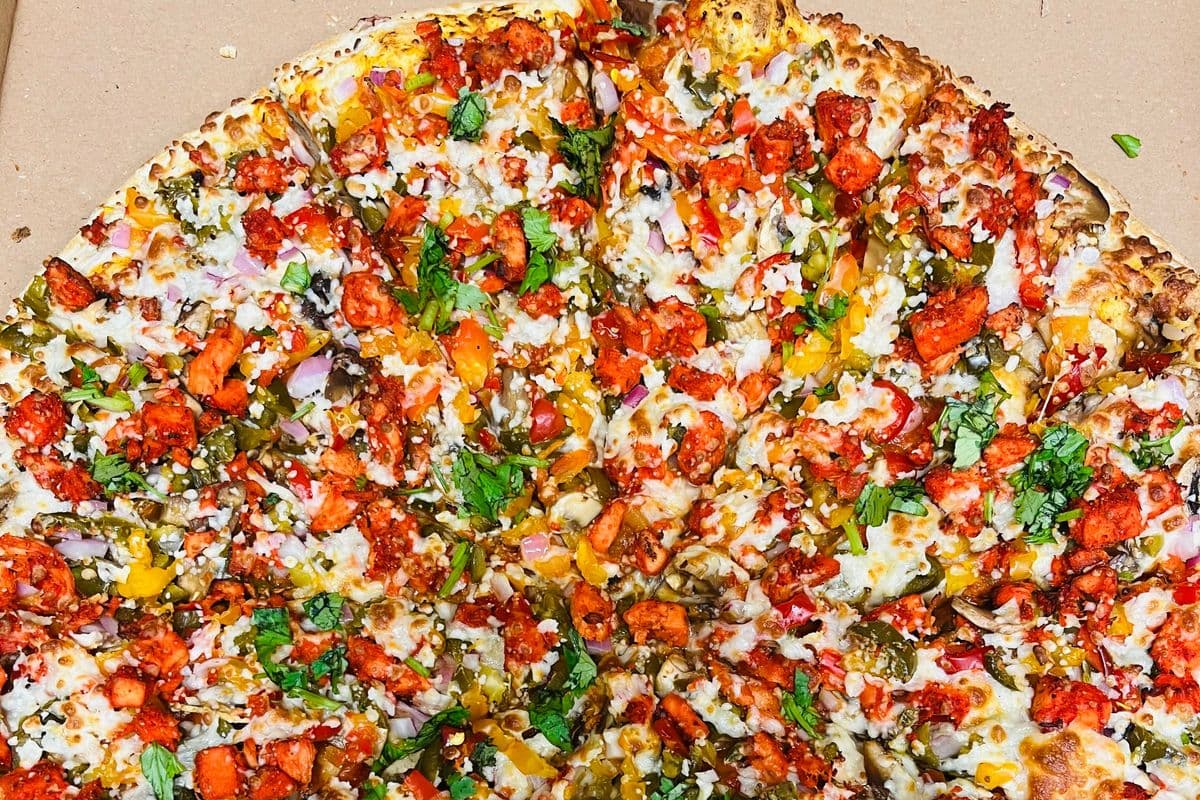 Spicy Paneer Pizza