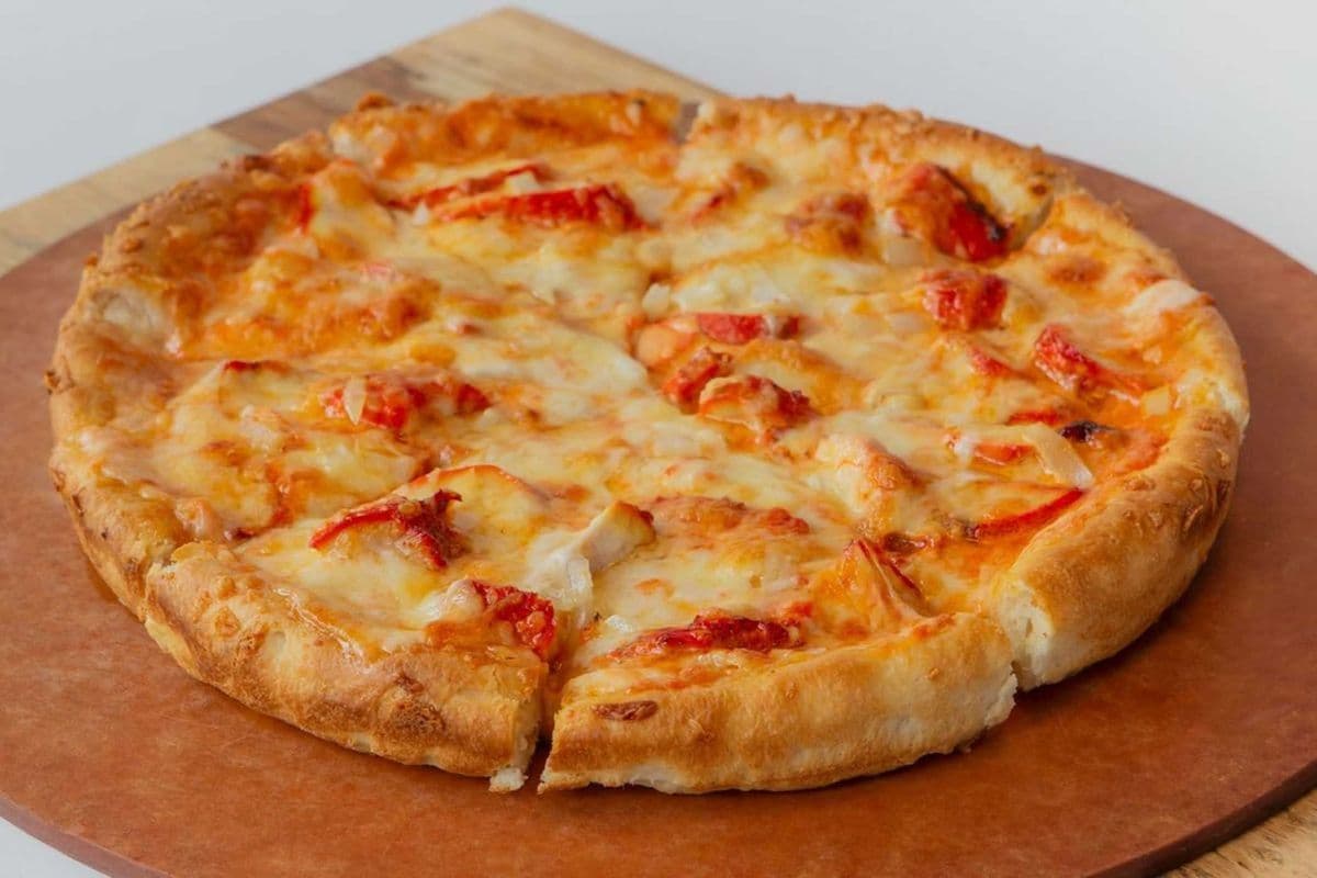 Medium Butter Chicken Pizza
