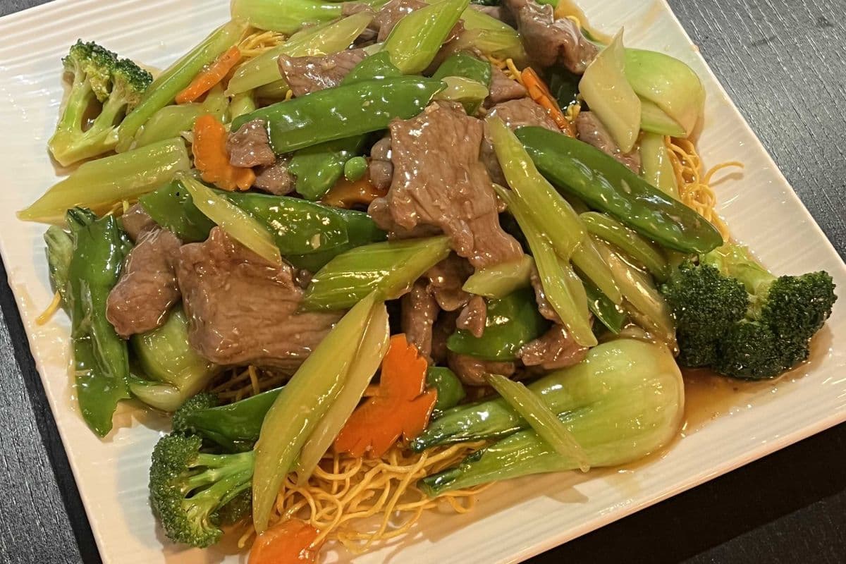 908. Fried Noodle with Beef
