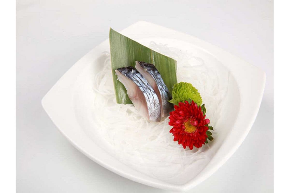 K9. Mackerel Sashimi (3 pcs)