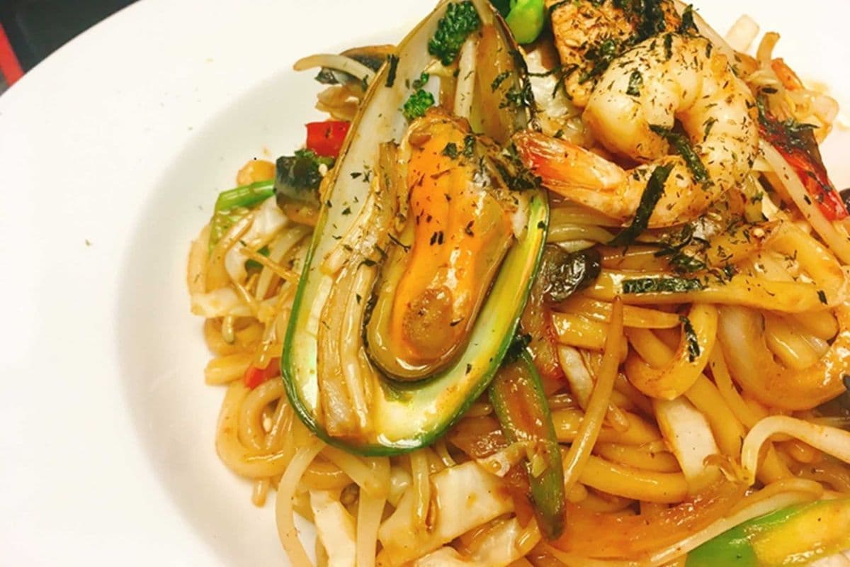 Seafood Pan Fried Noodle