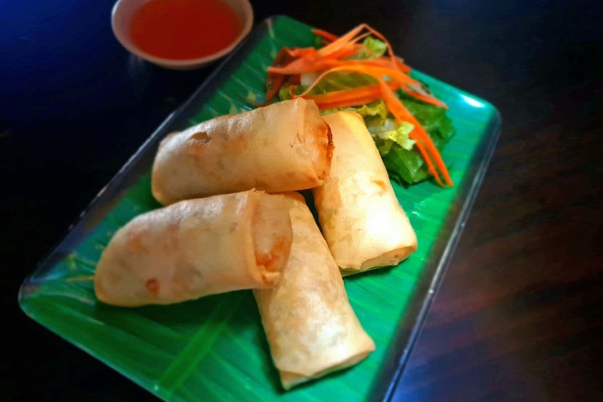 2. Spring Rolls (4 pcs)