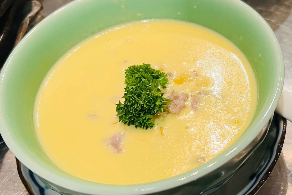 Fresh Kernel Corn Soup 粟米雞茸濃湯
