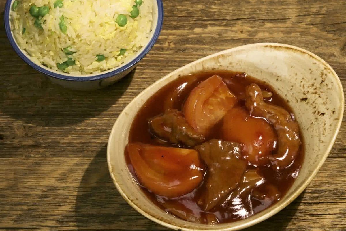 Fried Rice with Beef and Tomatoes