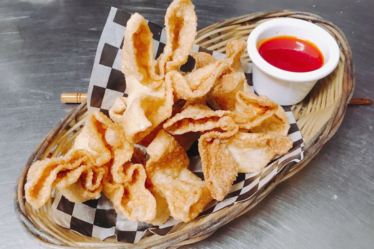 9. Crab Rangoon (6 pcs)