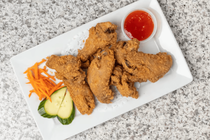 8B. Fried Chicken Wings - Canh Ga Chien (8 pcs)