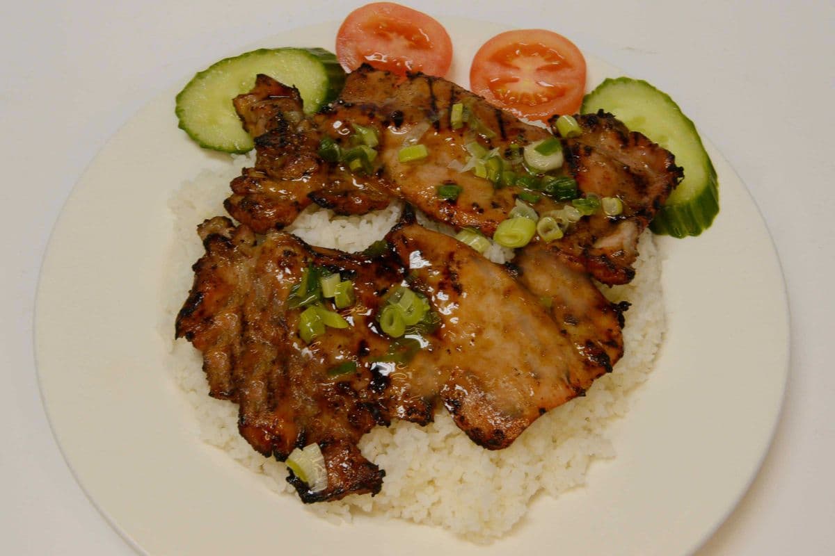 56-Grilled Chicken on Steamed Rice (cơm gà nướng)