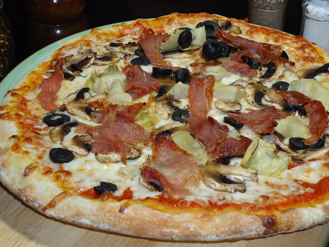 Capricciosa Pizza