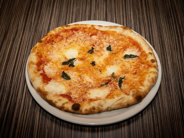 Margherita Red Sauce Medium Pizza