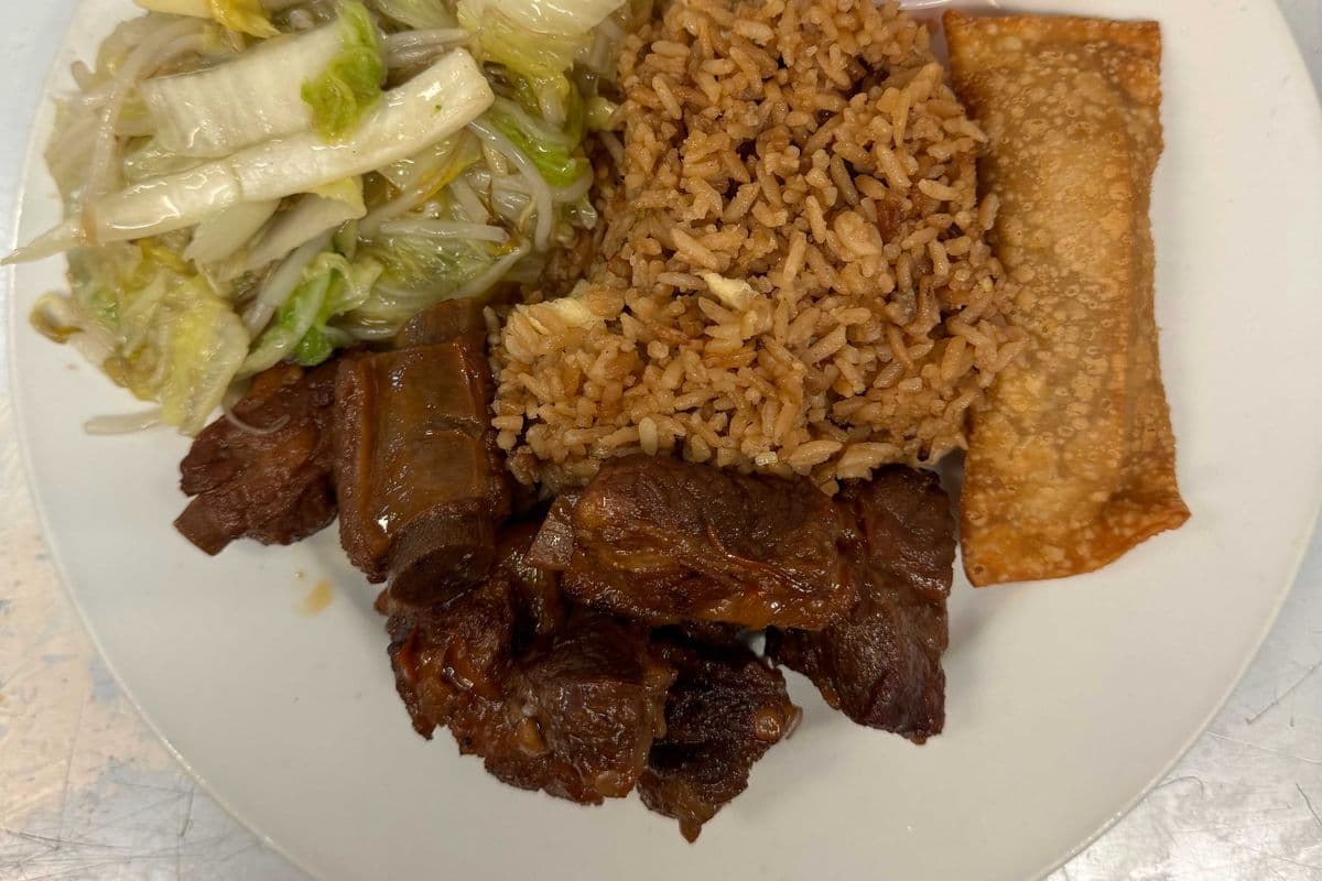 LG Combo #6 (Ribs & Chow Mein - not noodles)