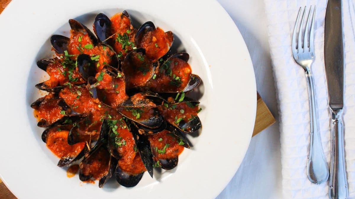 Hot Steamed Mussels