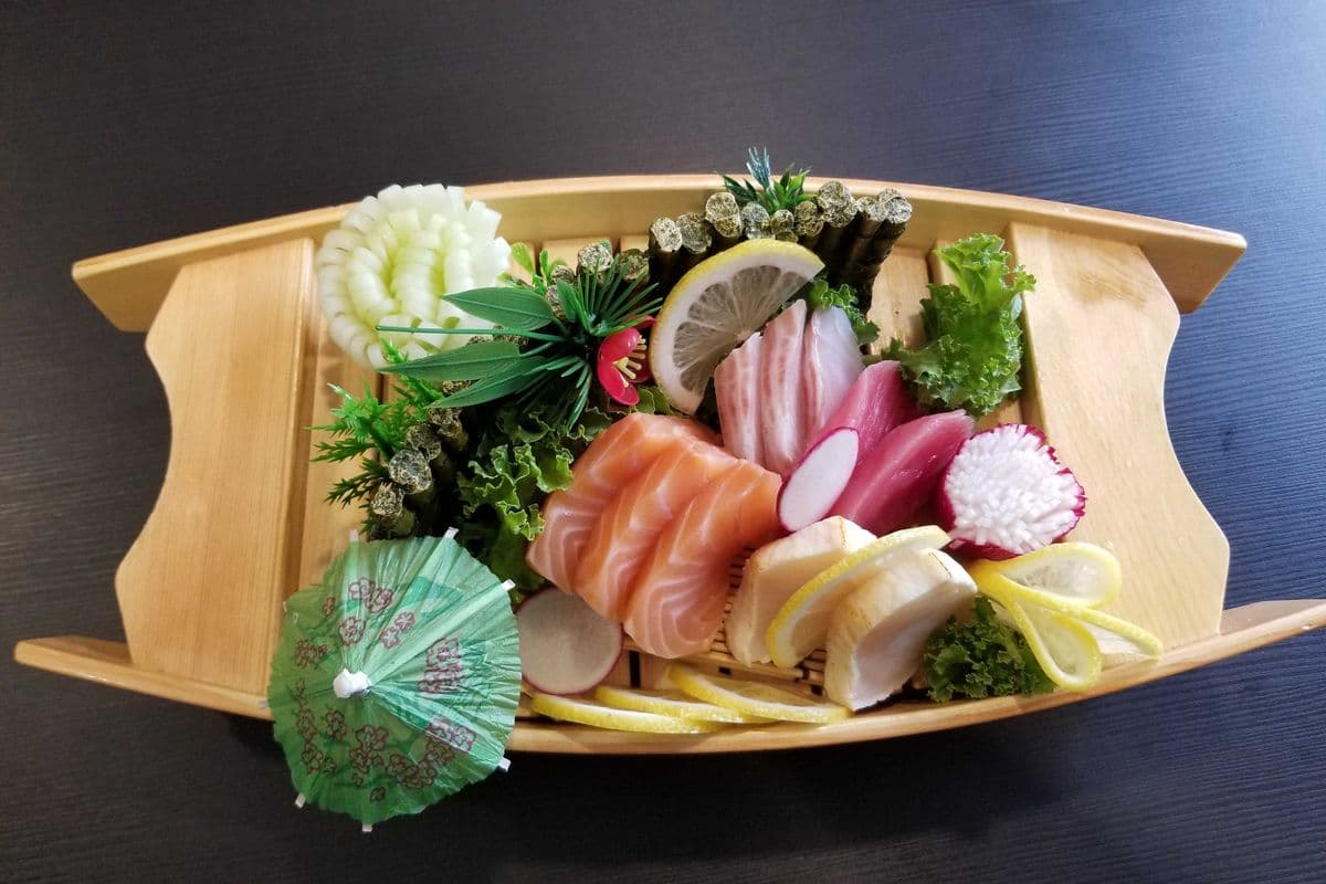 Assorted Sashimi (6pcs)