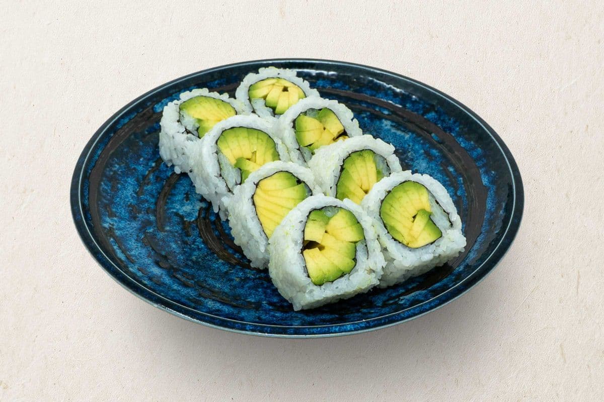 Avocado Roll (Vegetarian) (8pcs)