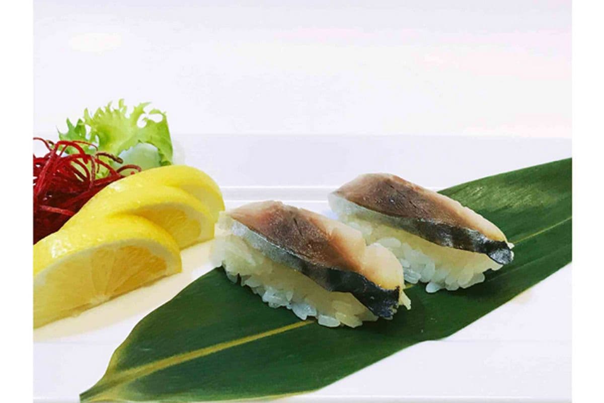 K9. Mackerel Sushi (2 pcs)