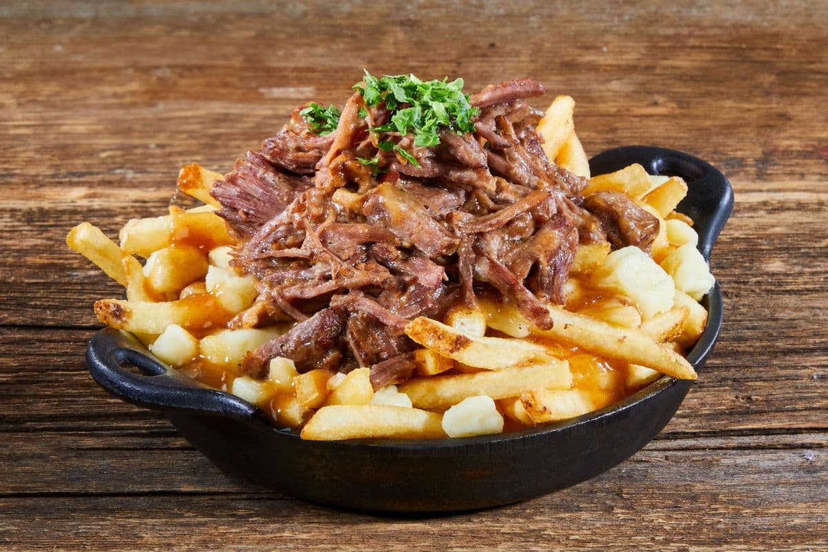 Poutine carbonade avec frites / With Fries