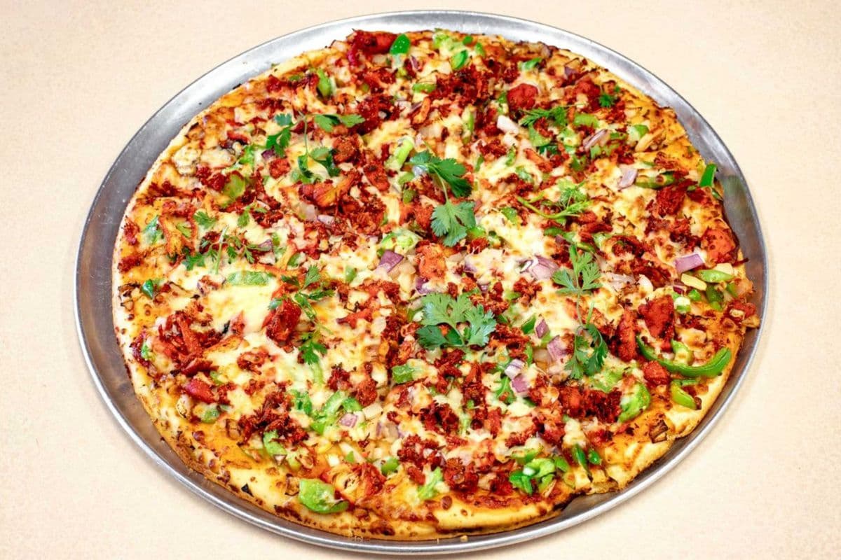 Large Tandoori Chicken Pizza