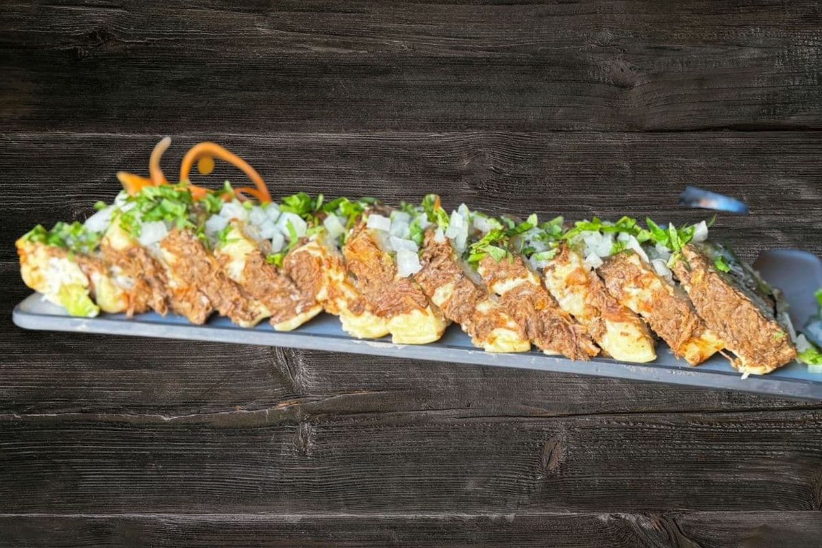 Birria Roll (12 pcs)