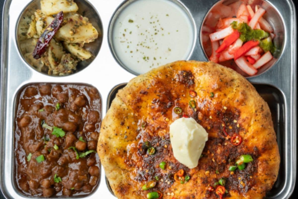 Green Chilli Amritsari Kulcha with Channa