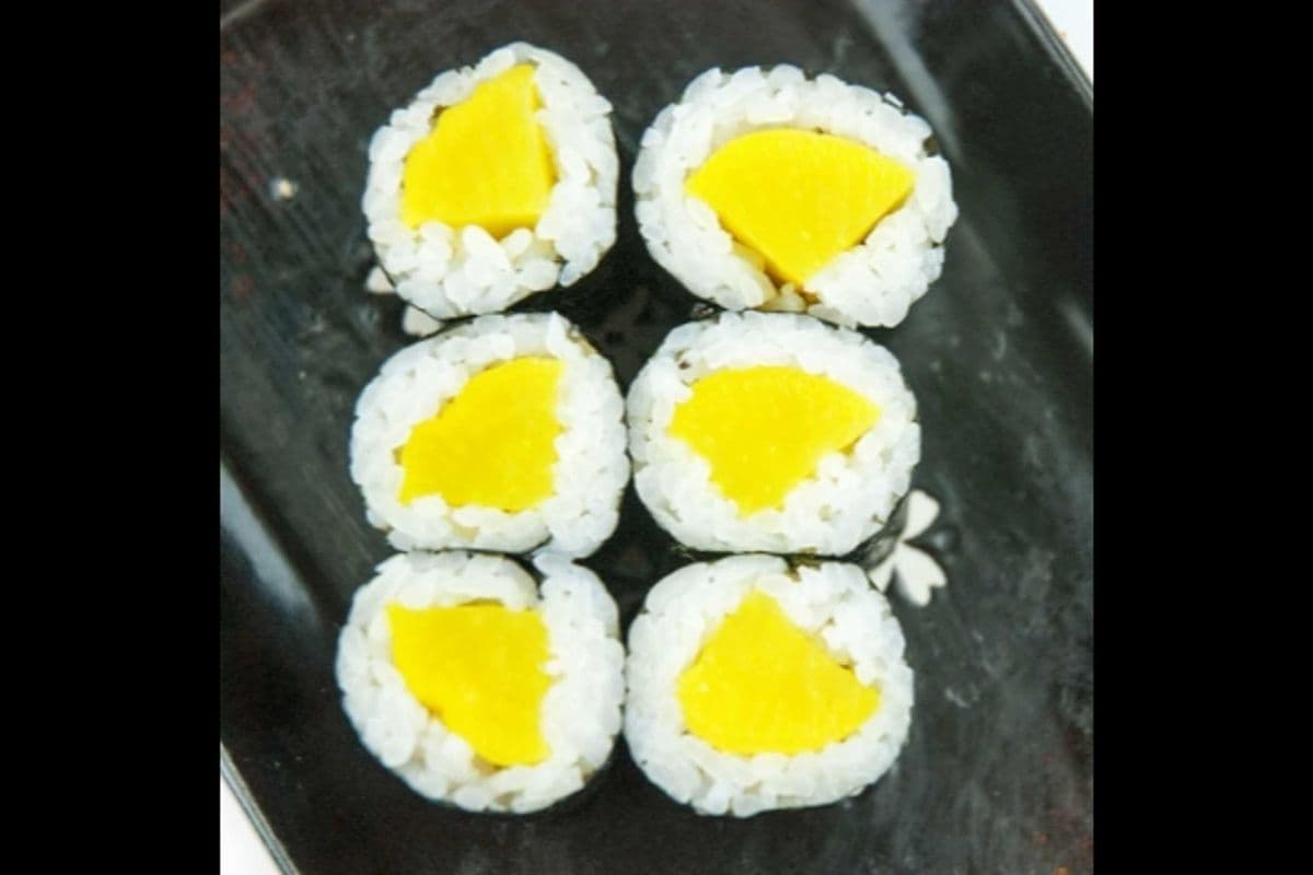 G08. Oshinko Maki Roll (6 pcs)