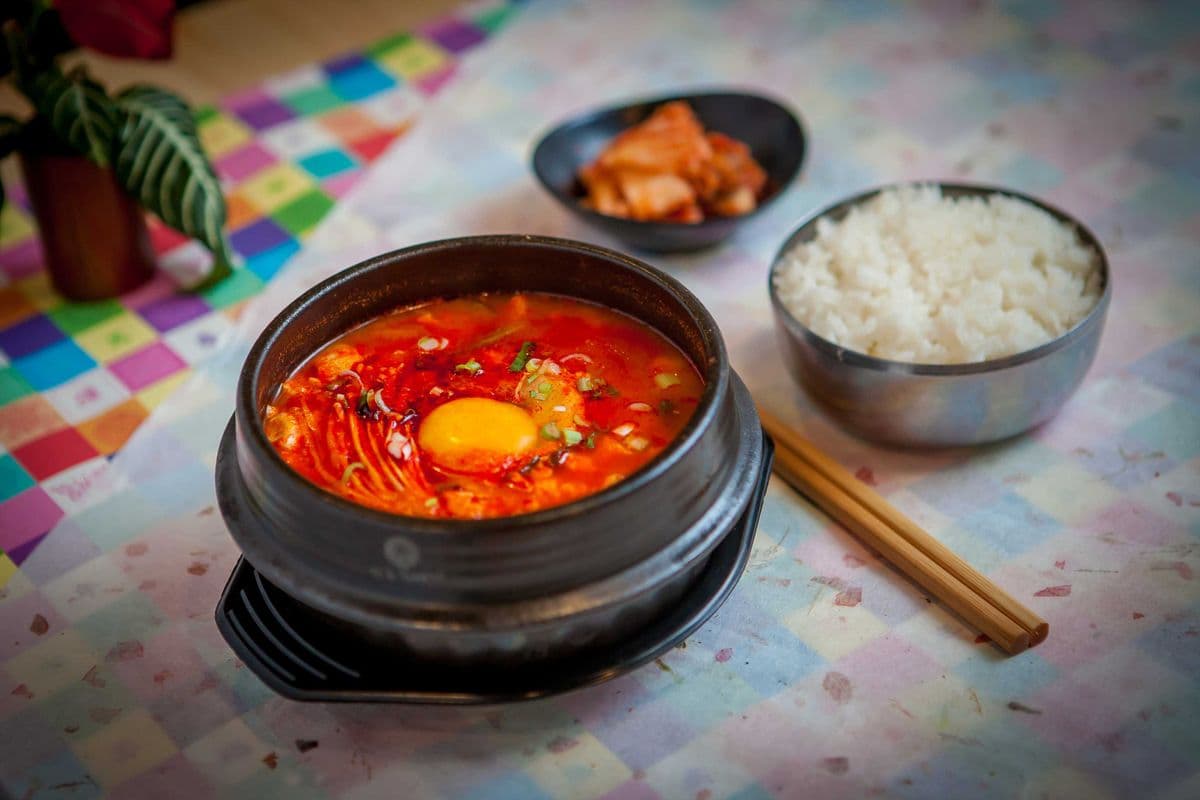 15-2. Spicy Soft Tofu Stew (Chicken dumplings) /Ragoût de tofu doux (Raviolis au poulet)