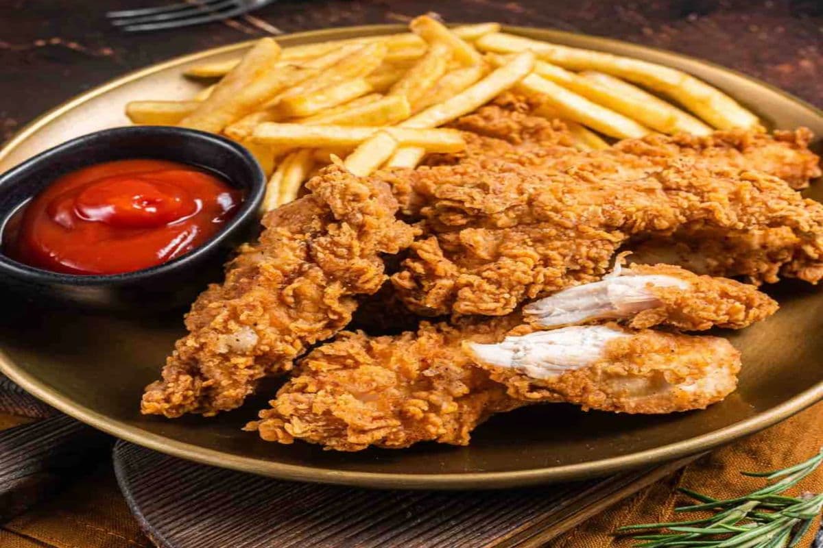 Chicken tenders and Fries basket