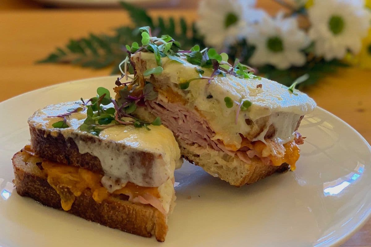 Croque Nordik (Grilled Ham and Cheese, Broiled with Bechamel Sauce)