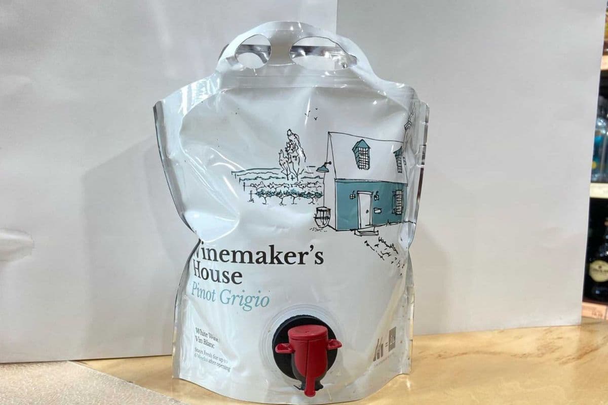 THE WINEMAKER'S HOUSE PINOT GRIGIO POUCH (1 x 2 L)