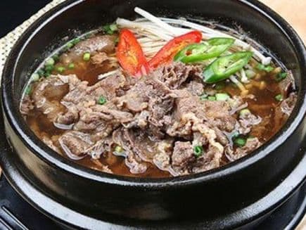 Le Bulgogi in Broth (Thin sliced beef with veggies in broth)