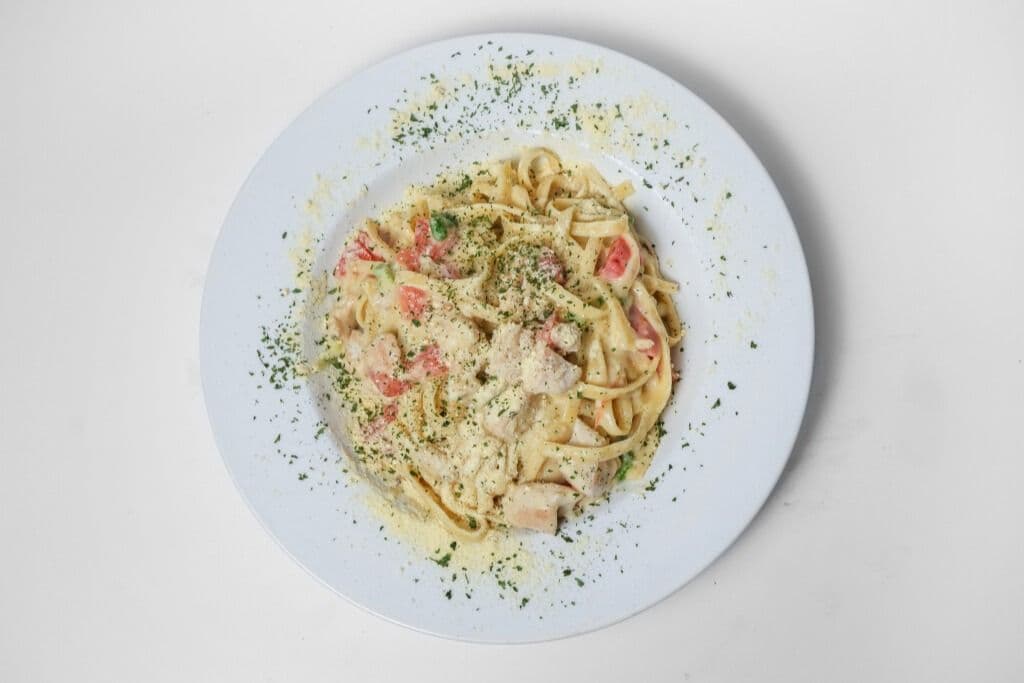 Fettuccini w/ Garlic Toast