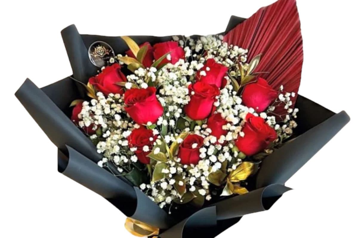 Standard Red Rose Bouquet – Flowers last 10 days $129.00