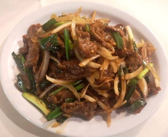 17. Poulet ou bœuf sauté au gingembre avec riz / Stir Fried Chicken or Beef with Ginger with rice/泰姜鸡(牛)