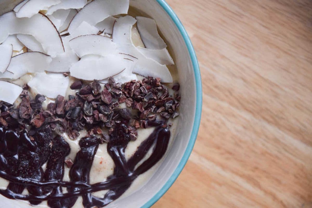 Salted Caramel Smoothie Bowl