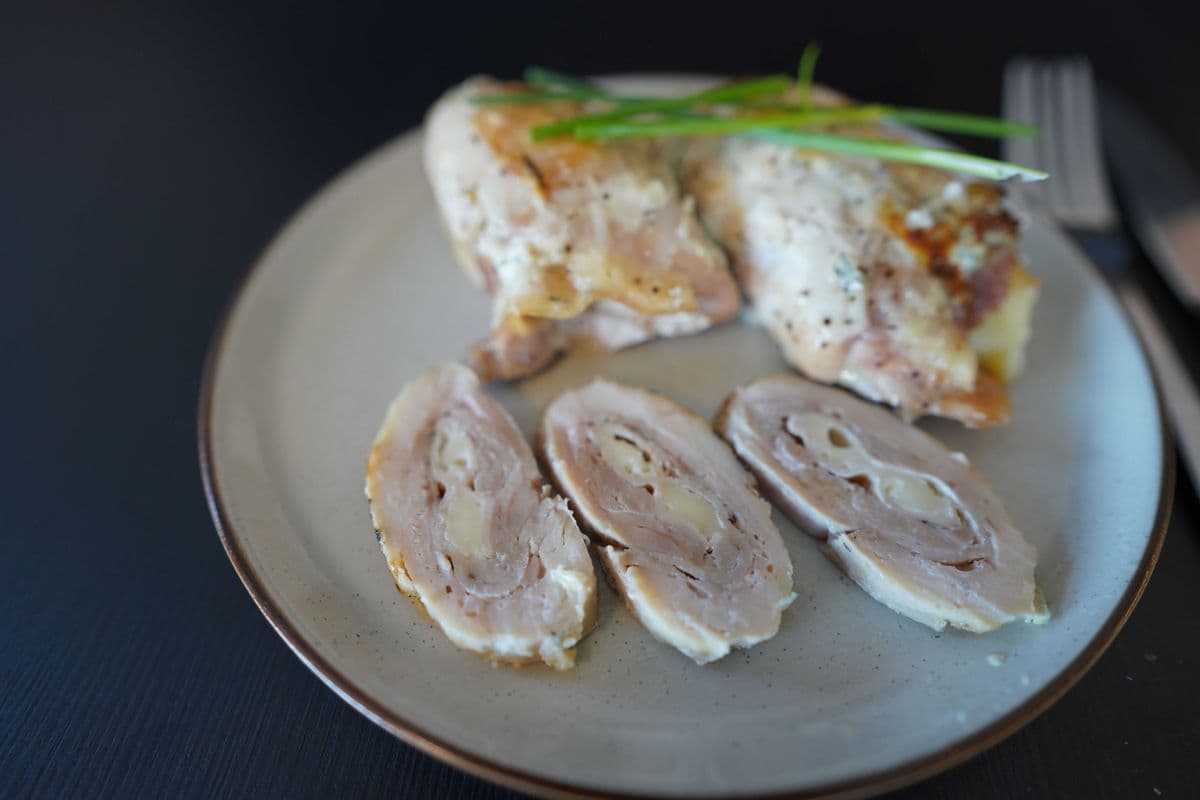 Chicken Roll (1 pcs)