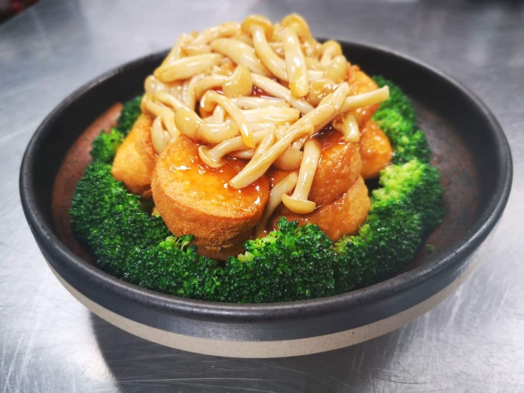 V2. Mushroom Egg Tofu 蘑菇扒玉子豆腐