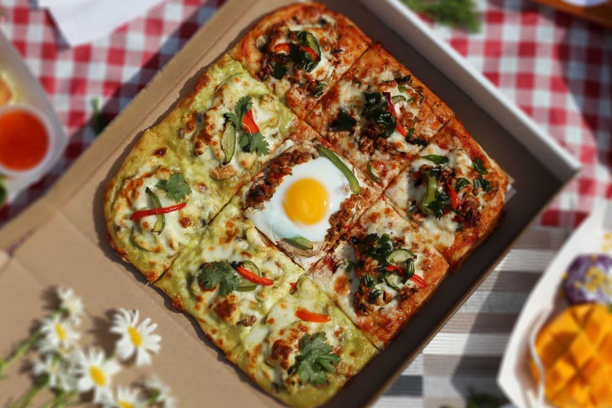 P50/50. Two-Flavour Pizza