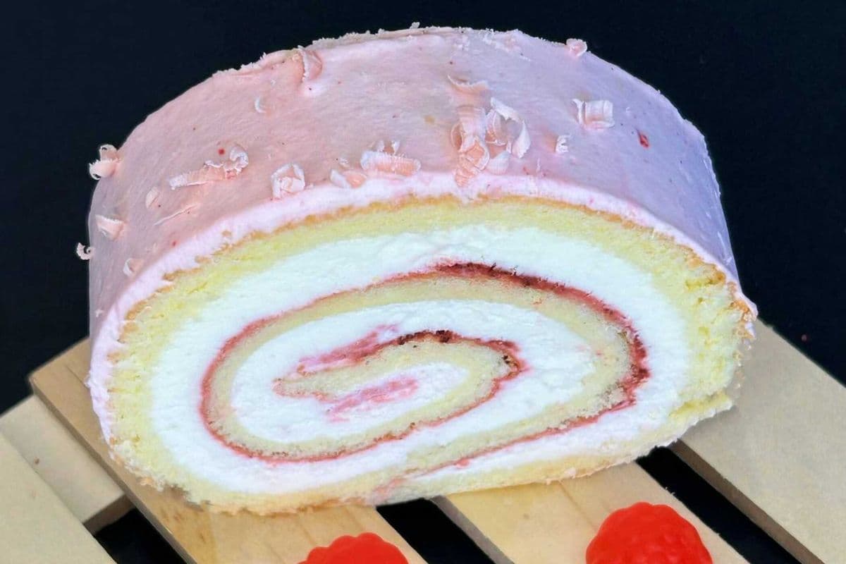 Raspberry Roll Cake